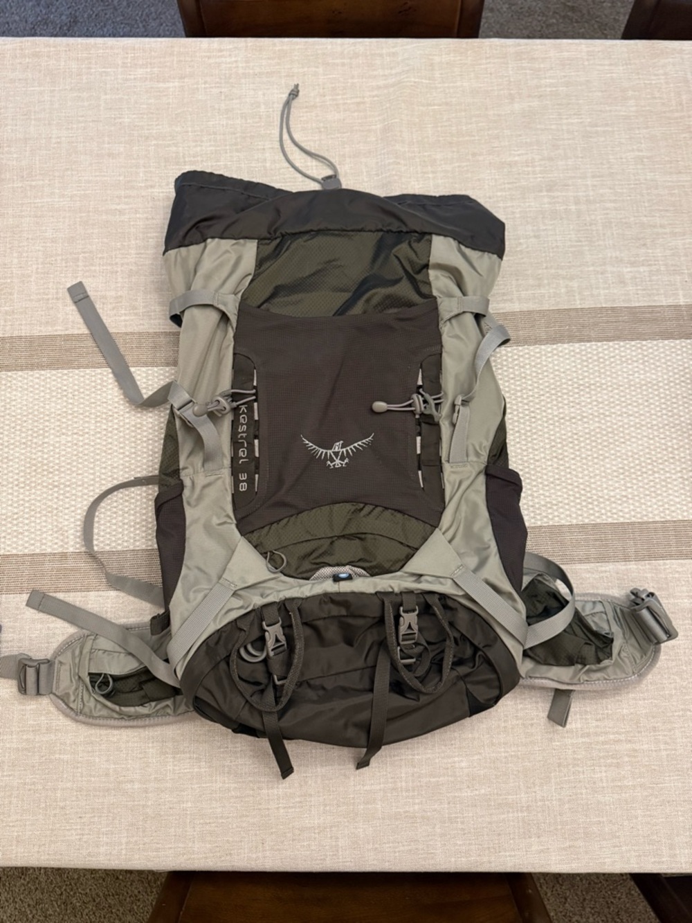 OSPREY Kestrel 38 Backpack Gray